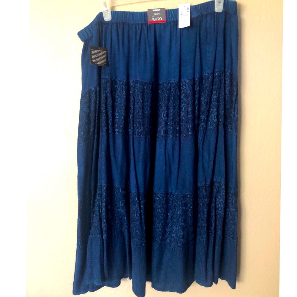 NWT Avenue Maxi Skirt Size 18/20